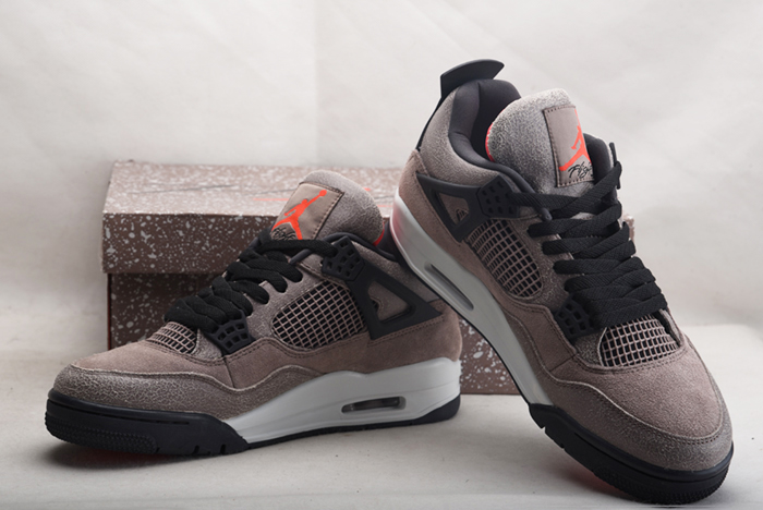Air Jordan 4 Retro "Tape Haze"  DB0732-200