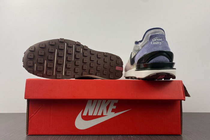 NIKE Waffle One  DM5446-701