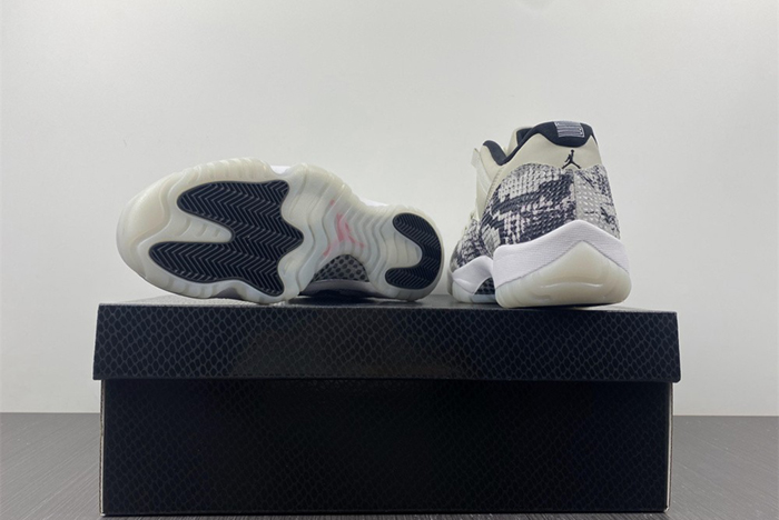 Air Jordan 11 Low "Snakeskin"  CD6846-002