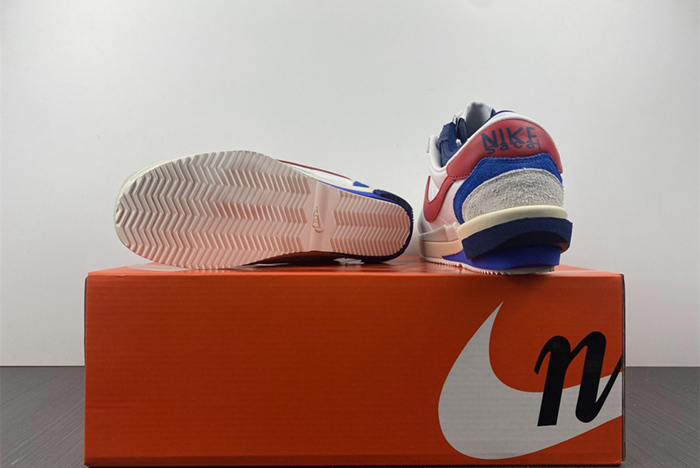 Sacai x Nike  Zoom Cortez 4.0  DQ0581-100