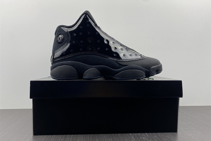 Air Jordan 13 cap and gown 414571-012