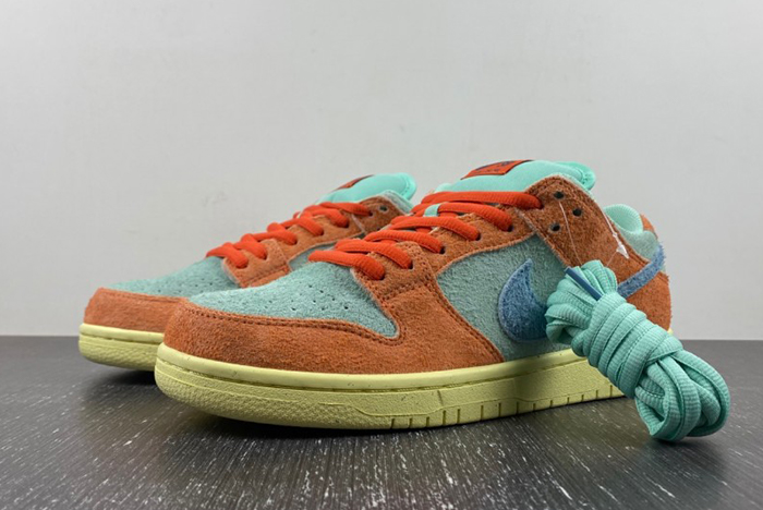 Nike SB Dunk Low “Noise Aqua”  DV5429-800