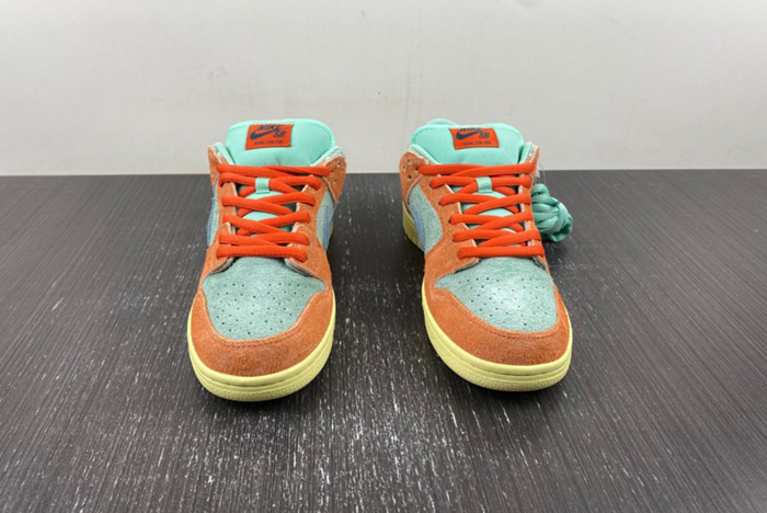 Nike SB Dunk Low “Noise Aqua”  DV5429-800