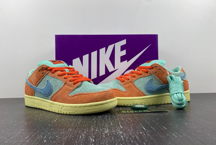 Nike SB Dunk Low “Noise Aqua”  DV5429-800
