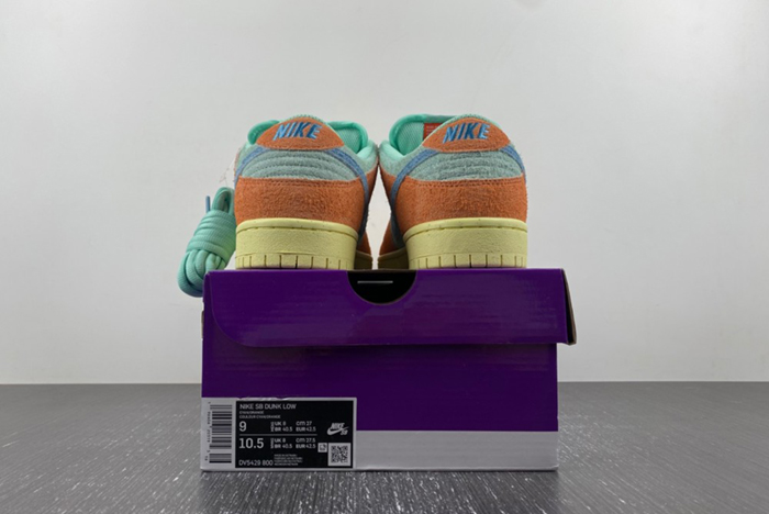 Nike SB Dunk Low “Noise Aqua”  DV5429-800