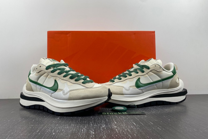 Sacai x VaporWaffle “Tour Yellow ” 3.0   DD1875-102