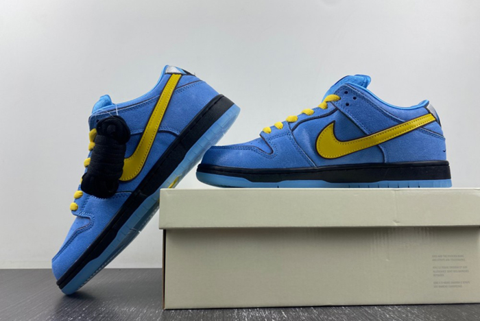 The Powerpuff Girls x Nike SB Dunk Low “Bubbles”  FZ8320-400