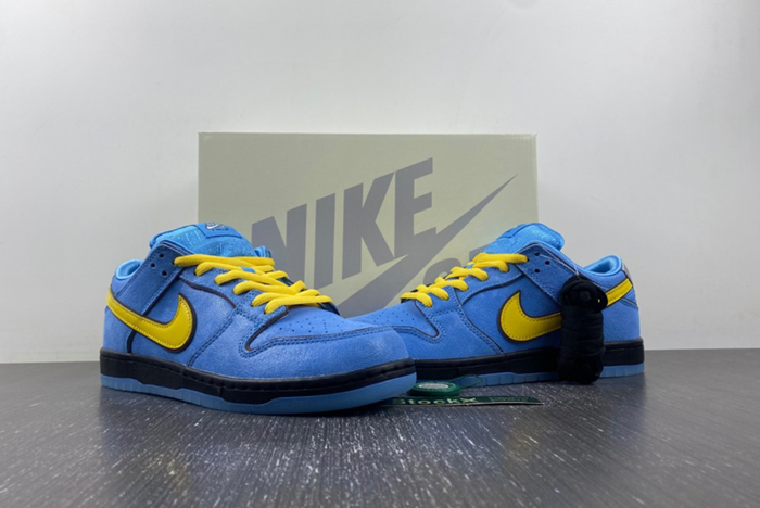 The Powerpuff Girls x Nike SB Dunk Low “Bubbles”  FZ8320-400