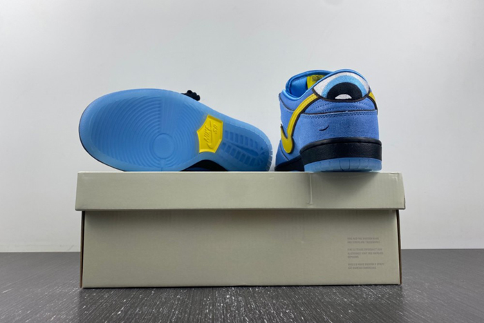 The Powerpuff Girls x Nike SB Dunk Low “Bubbles”  FZ8320-400