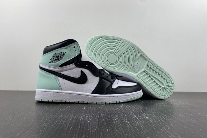 AIR JORDAN 1 RETRO HIGH OG NRG 861428 100