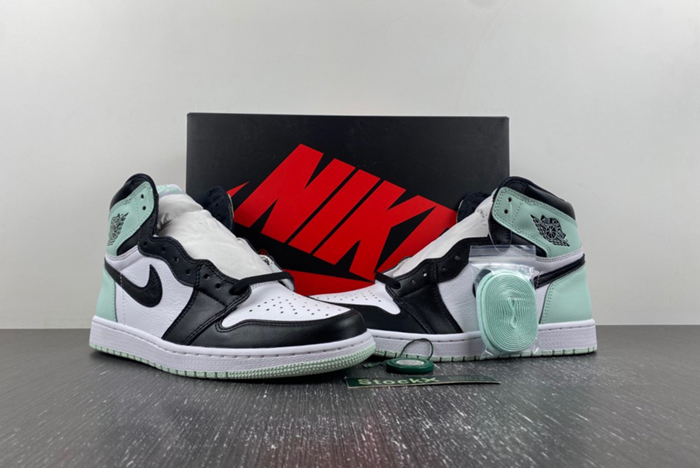 AIR JORDAN 1 RETRO HIGH OG NRG 861428 100