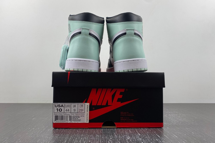 AIR JORDAN 1 RETRO HIGH OG NRG 861428 100