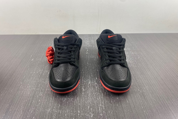 Nike Dunk SB Low TRD QS “Pigeon”  883232-008