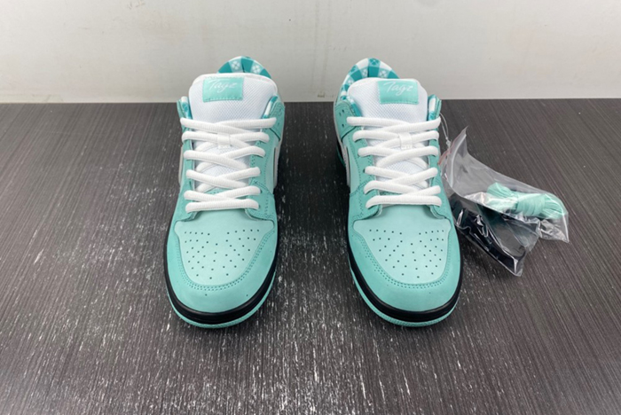 concepts x T*f*ny co. x nike sb dunk low  bv1310-402