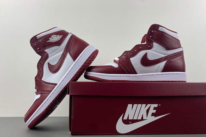 Air Jordan 1 High OG “Team Red”  DZ5485-160