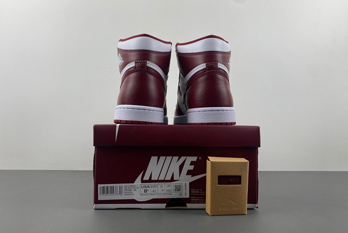 Air Jordan 1 High OG “Team Red”  DZ5485-160