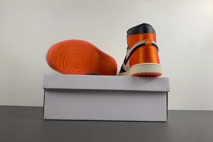 Jordan 1 Retro High OG Satin Shattered Backboard AV3725-010