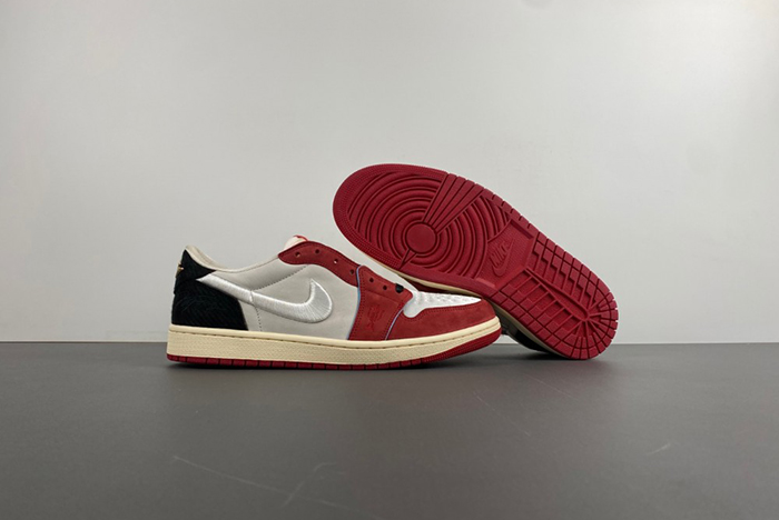 Trophy Room x Air Jordan 1 Low OG “Rookie Card: Home” HV6157-100